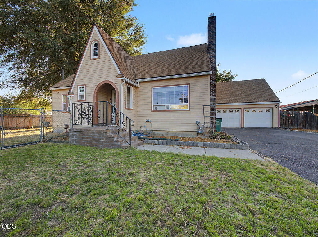 Property Photo:  2760 Derby Street  OR 97603 