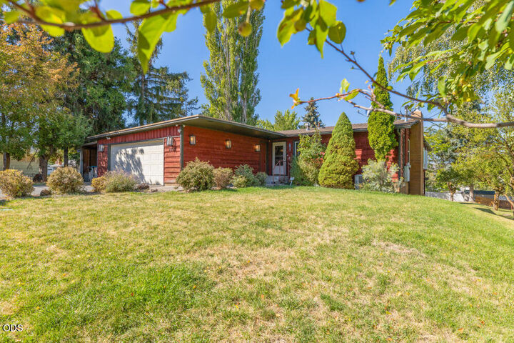 Property Photo:  2530 Berkeley Street  OR 97601 