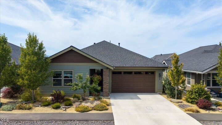 Property Photo:  2703 NW 25th Street  OR 97756 