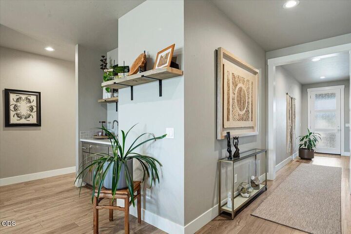 Property Photo:  2703 NW 25th Street  OR 97756 