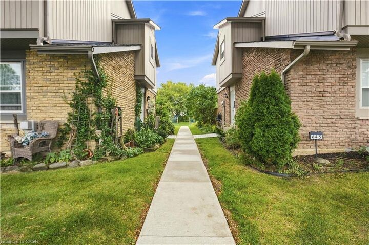 Property Photo:  643 Woodward Avenue 70  ON L9T 3K4 