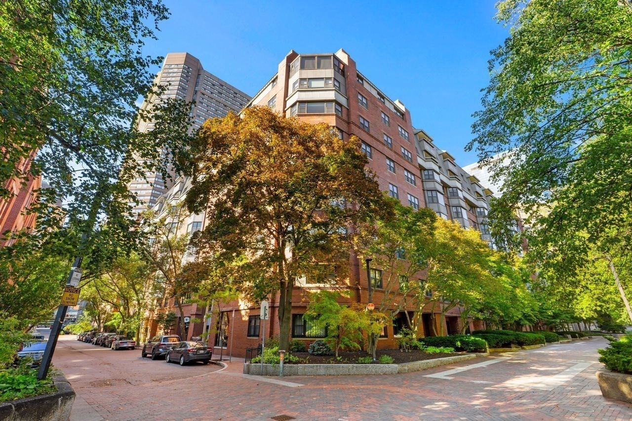 Property Photo: 16 Harcourt 9F MA 02116