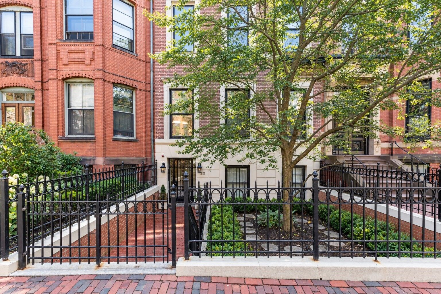 Property Photo: 180 Marlborough St 2 MA 02116