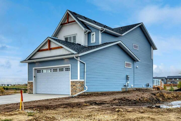 Property Photo:  212 Edgefield Bay  AB T1P 2K4 