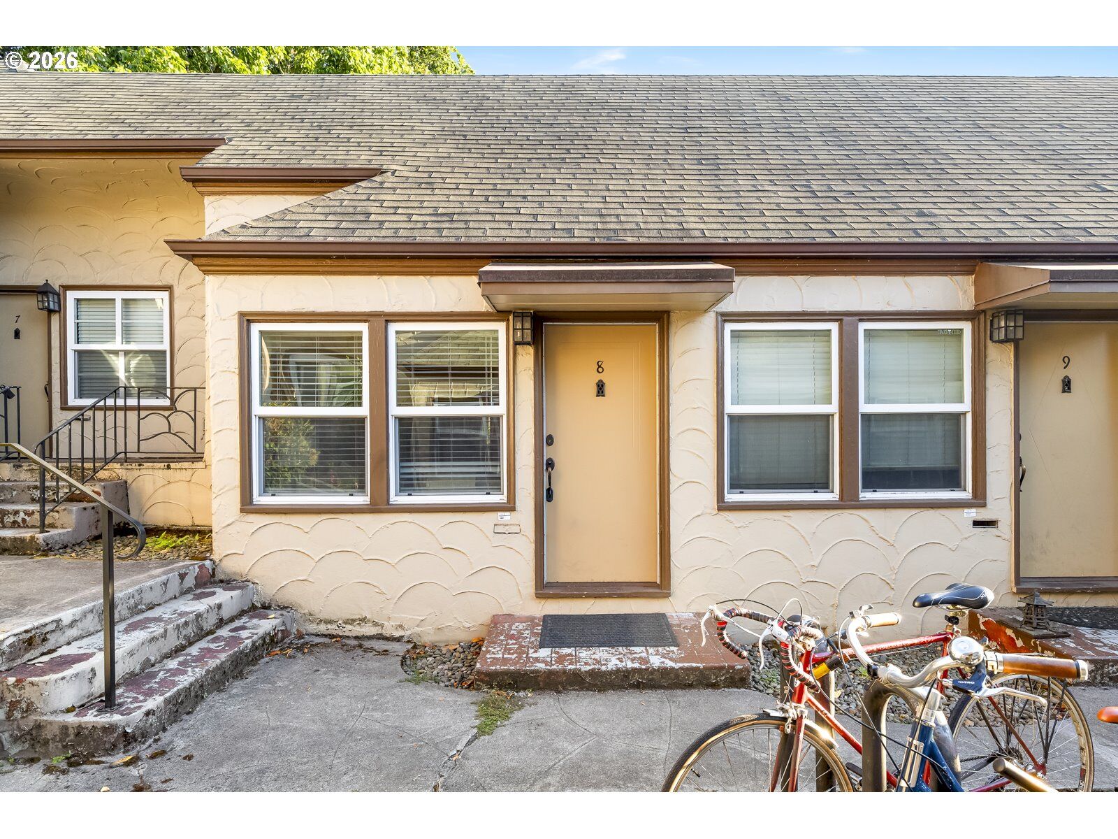 Property Photo: 130 SE 31st Ave 8 OR 97214
