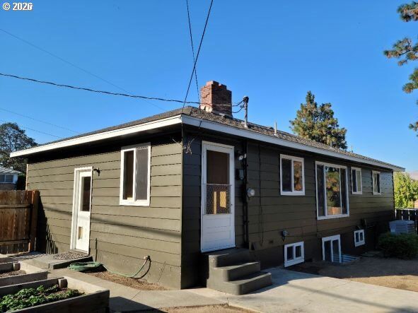 Property Photo: 1820 Jefferson St OR 97058