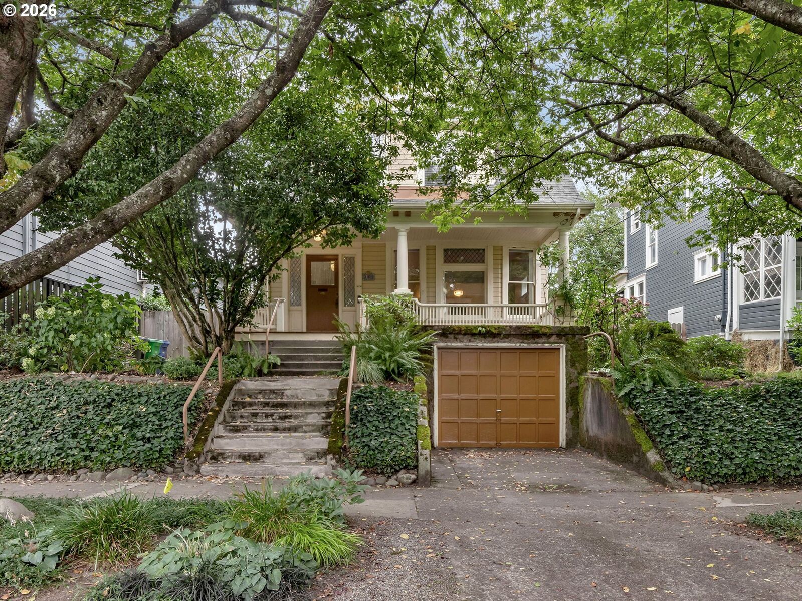 Property Photo:  1808 NE Wasco St  OR 97232 