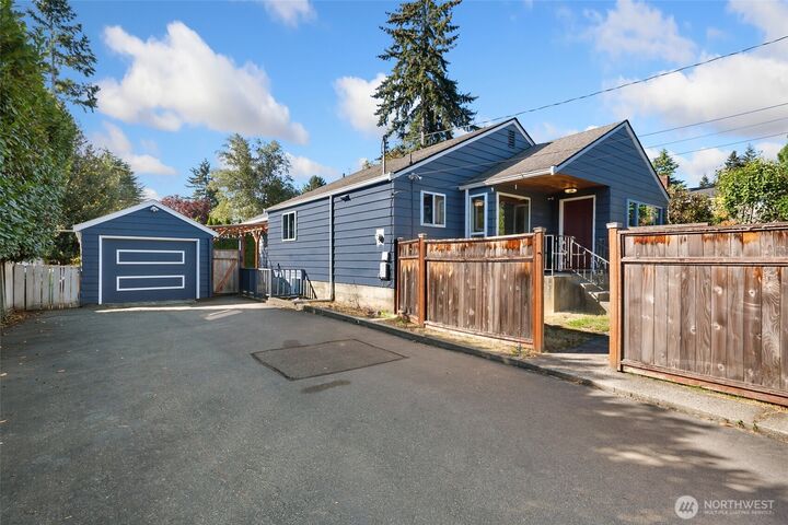Property Photo:  2327 N 140th Street  WA 98133 