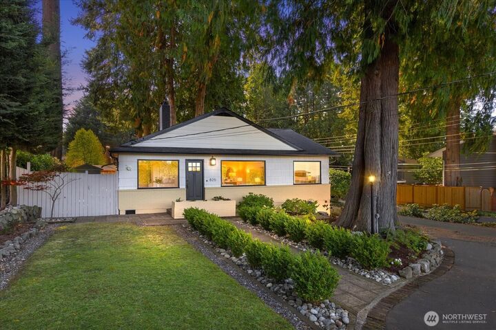 Property Photo:  825 NW 180th Street  WA 98177 