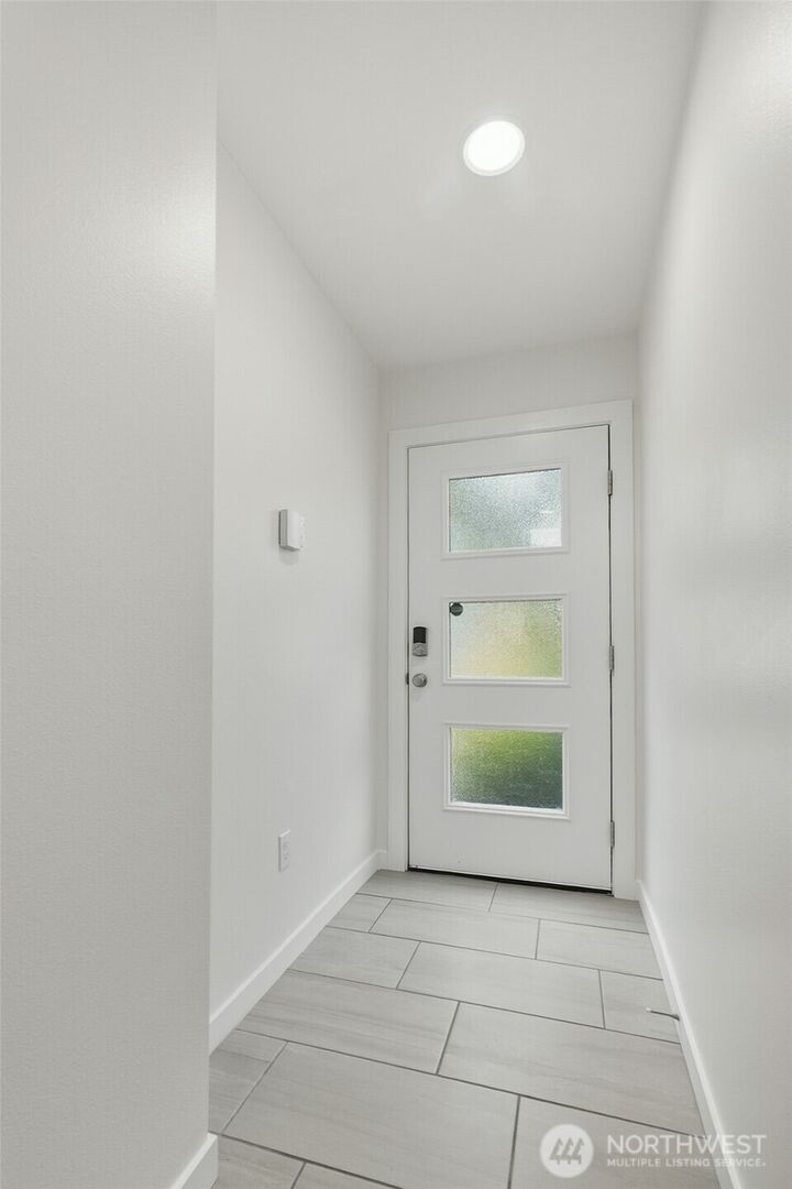 Property Photo:  15113  40th Avenue W C6  WA 98087 