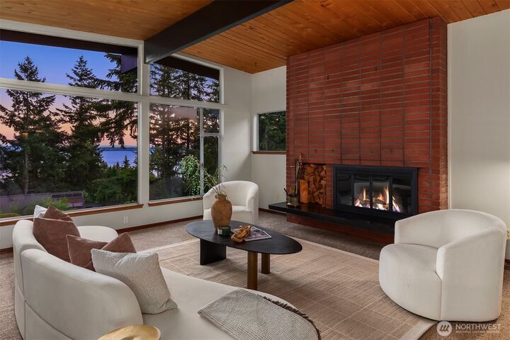 Property Photo: 1925 SW 170th Street WA 98166
