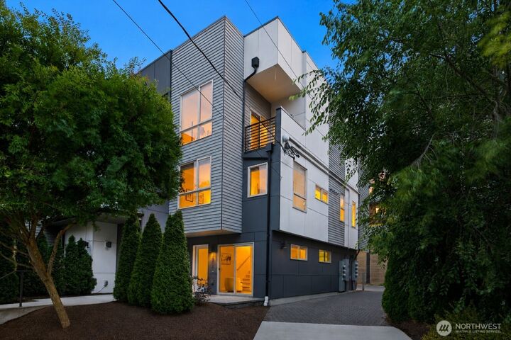 Property Photo: 3817 Gilman Avenue W WA 98199