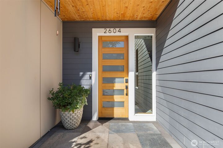 Property Photo:  2604 E Ward Street  WA 98112 