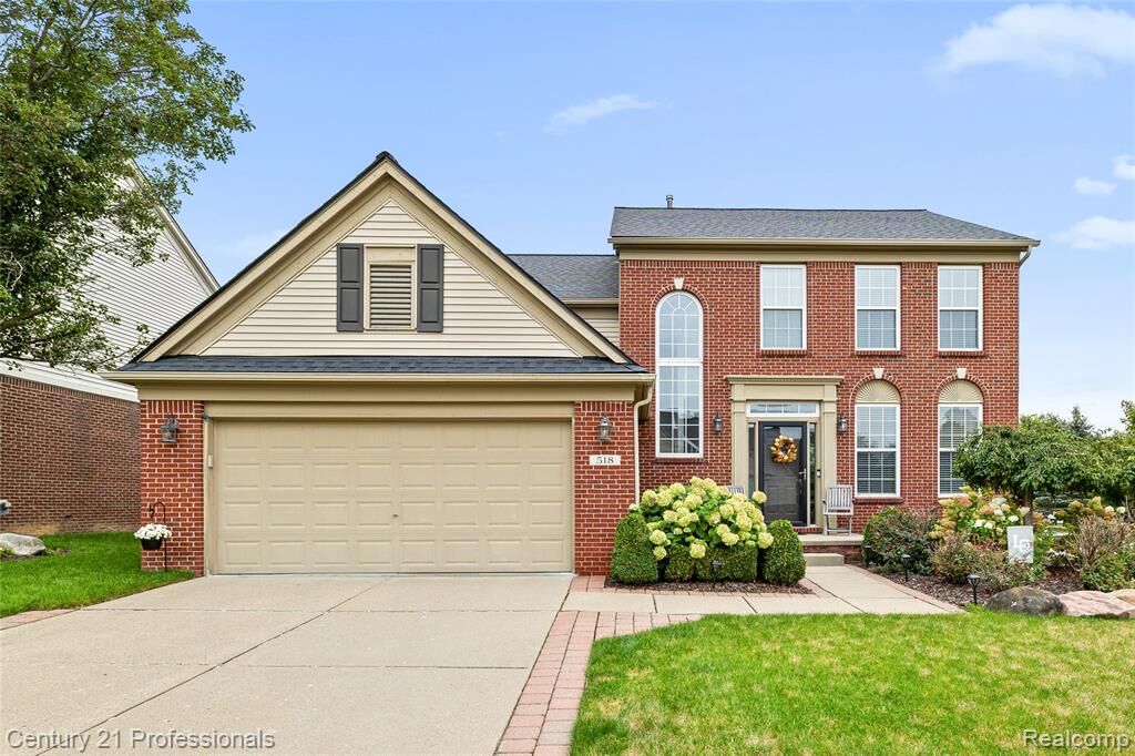 Property Photo:  518 Beechwood Way  MI 48362 
