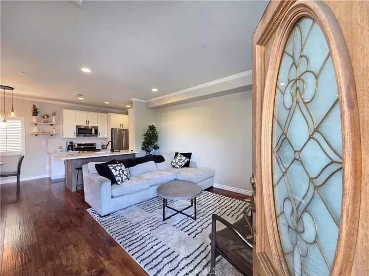 Property Photo:  3546 Linden Avenue 6  CA 90807 