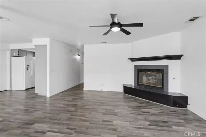 Property Photo:  512 S Elm  CA 93420 