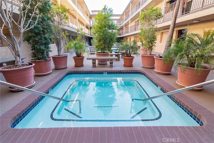 Property Photo:  2501 W Redondo Beach  CA 90249 