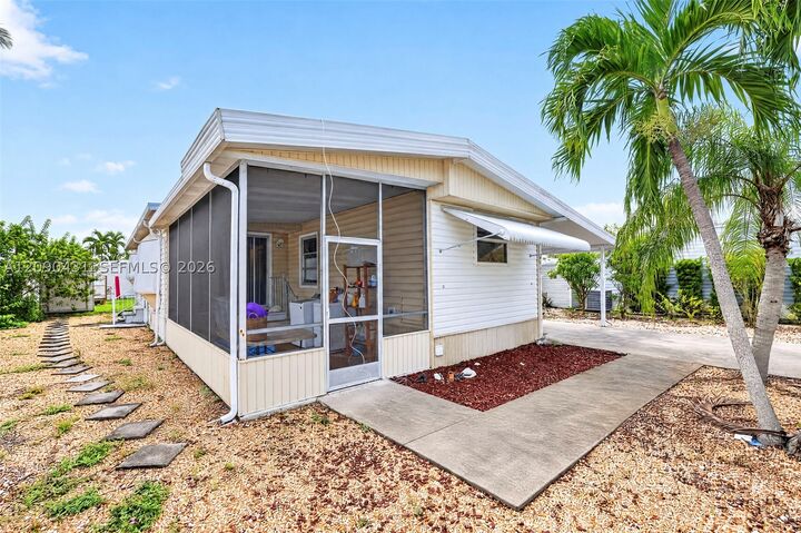 Property Photo:  2903 Harbor Ln  FL 33312 