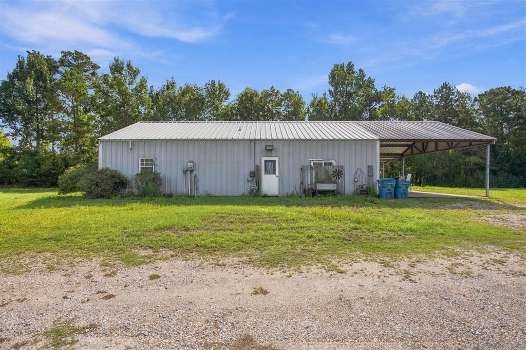 Property Photo: 1811 Koonce Rd Road LA 70663