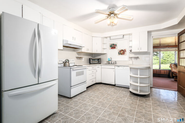 Property Photo: 124 Chestnut Hill Road CT 06611