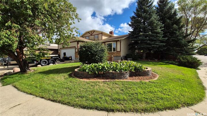 Property Photo:  7531 Pond Place  SK S4Y 1E3 