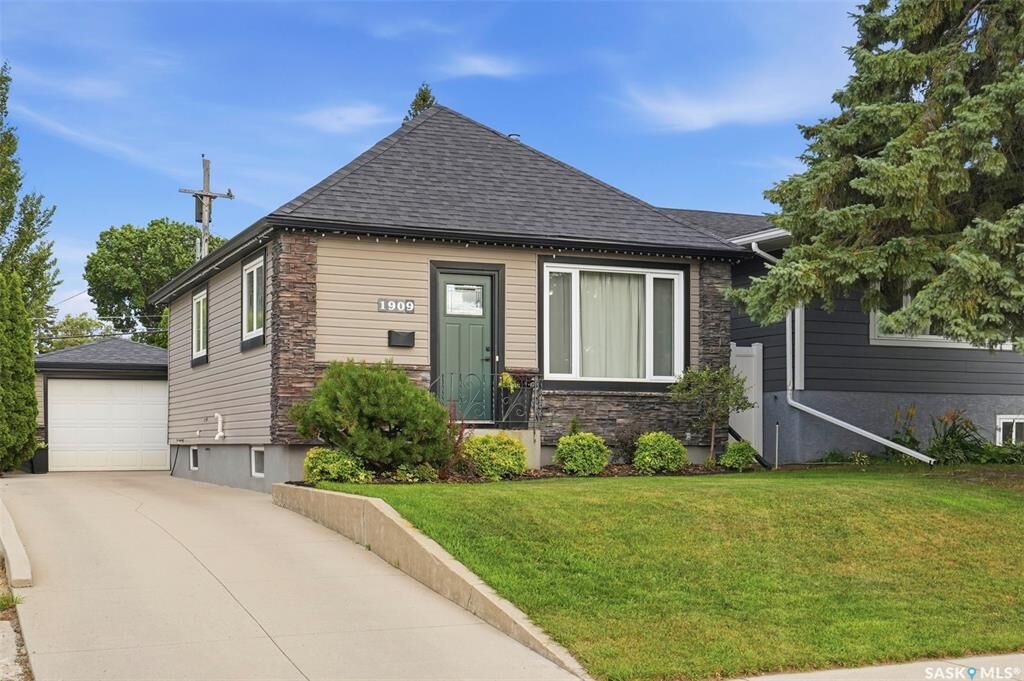 Property Photo:  1909 William Avenue  SK S7J 1A1 