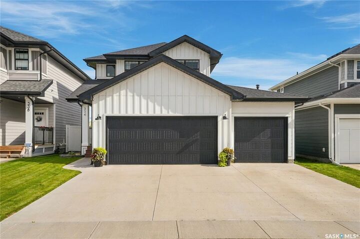 Property Photo:  334 Stilling Manor  SK S7V 0Y8 