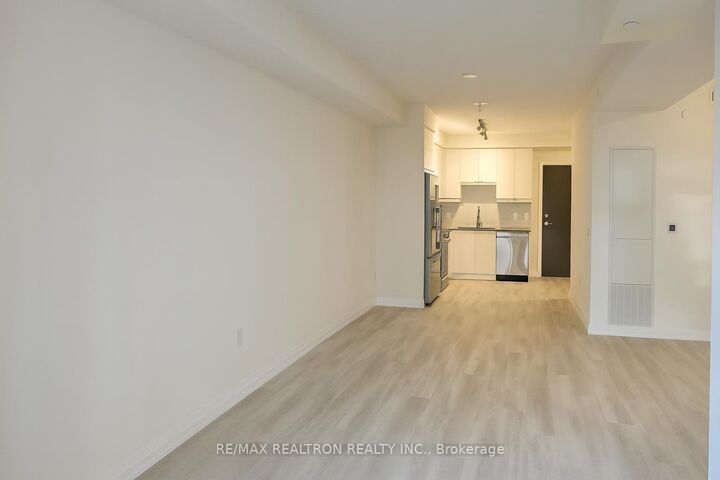 Property Photo:  3270 Sheppard Avenue E 726  ON M1T 3K3 