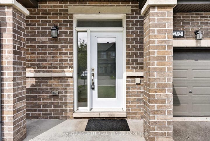 Property Photo:  292 Livery Street  ON K2V 0S1 