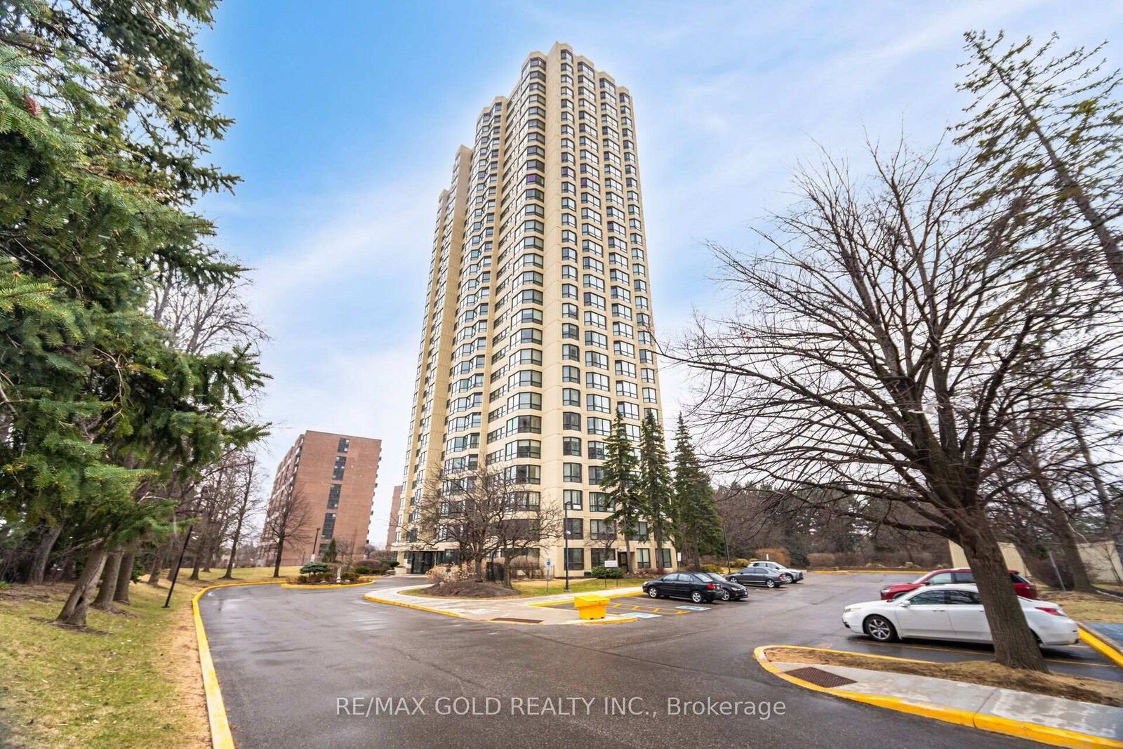 Property Photo:  8 Lisa Street 903  ON L6T 4S6 