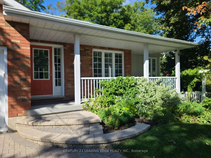 Property Photo:  102 Second Avenue  ON L9P 1J9 