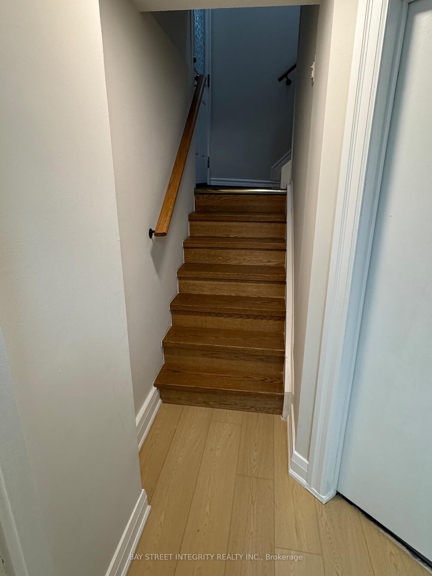 Property Photo:  244 King Edward Avenue  ON M4C 5K1 