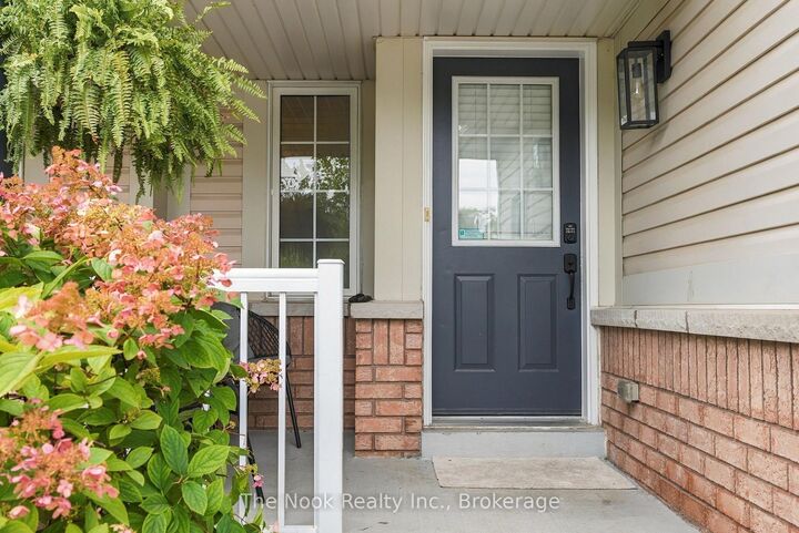 Property Photo:  16 Annisson Court  ON L1C 5L3 