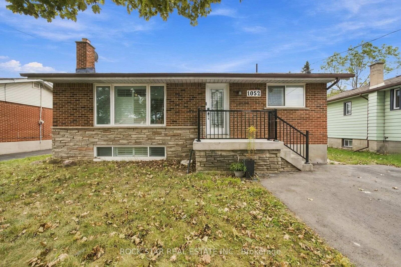 Property Photo:  1052 Fennell Avenue E Lower  ON L8T 1R6 