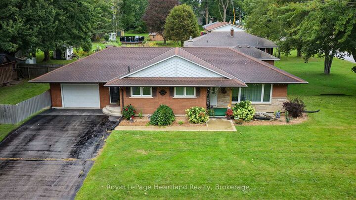 Property Photo: 390 Morris Street ON N0M 1H0