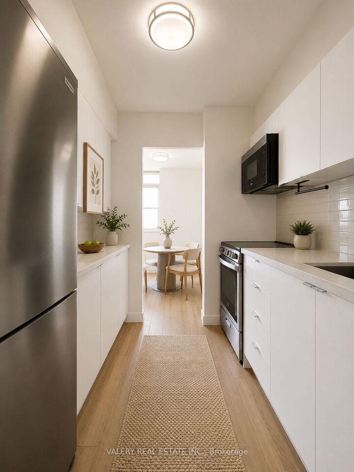 Property Photo:  70 Park Street E 906  ON L5G 1M5 