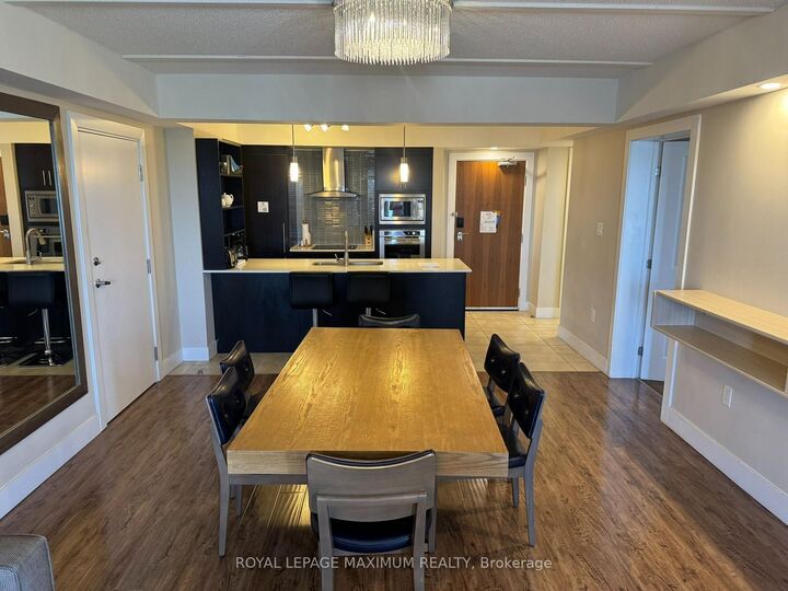 Property Photo: 9 Harbour Street 6112/6114 ON L9Y 5B5
