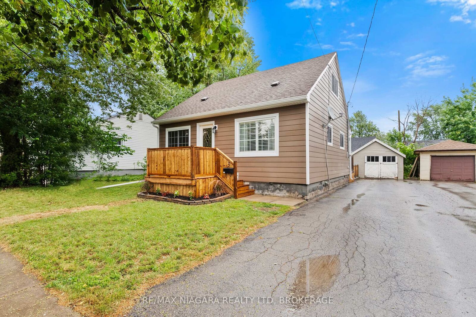 Property Photo:  3 Osborne Street  ON L2A 3X8 