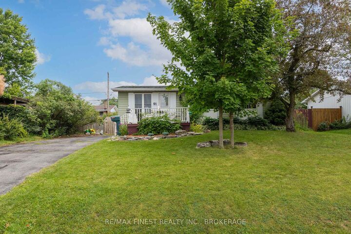 Property Photo:  91 Cambridge Crescent  ON K7N 1R4 