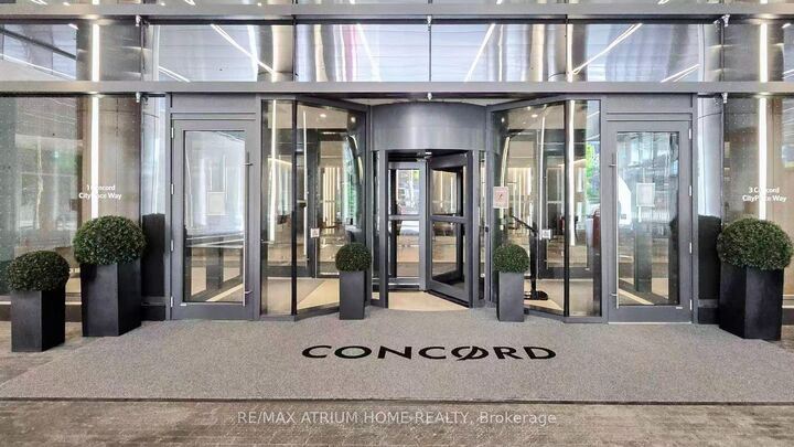Property Photo:  1 Concord Cityplace Way  ON M5V 0X3 