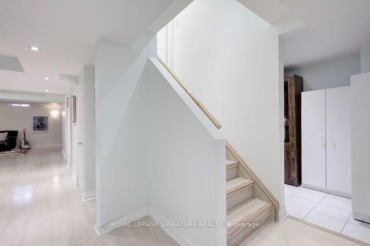 Property Photo:  5386 Landsborough Avenue  ON L5R 3X2 