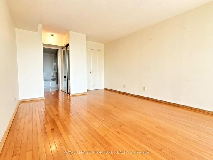 Property Photo:  1121 Steeles Avenue W 212  ON M2R 3W7 
