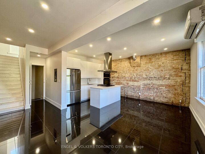 Property Photo:  173 Carlton Street 3F  ON M5A 2K3 