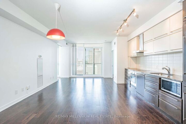 Property Photo:  770 Bay Street 2212  ON M5G 0A6 