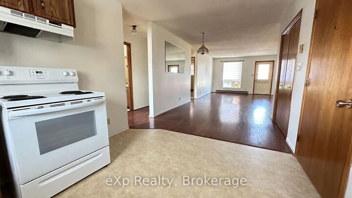 Property Photo:  91 Herman Street Unit 1  ON K8V 6L1 