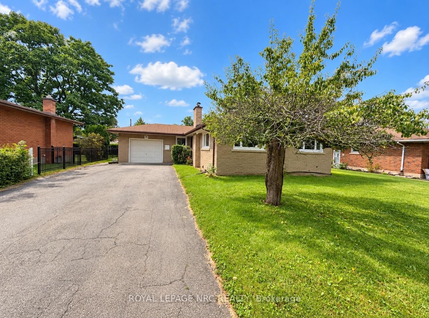 Property Photo:  15 Springhead (Lower) Gardens  ON L3C 5A7 