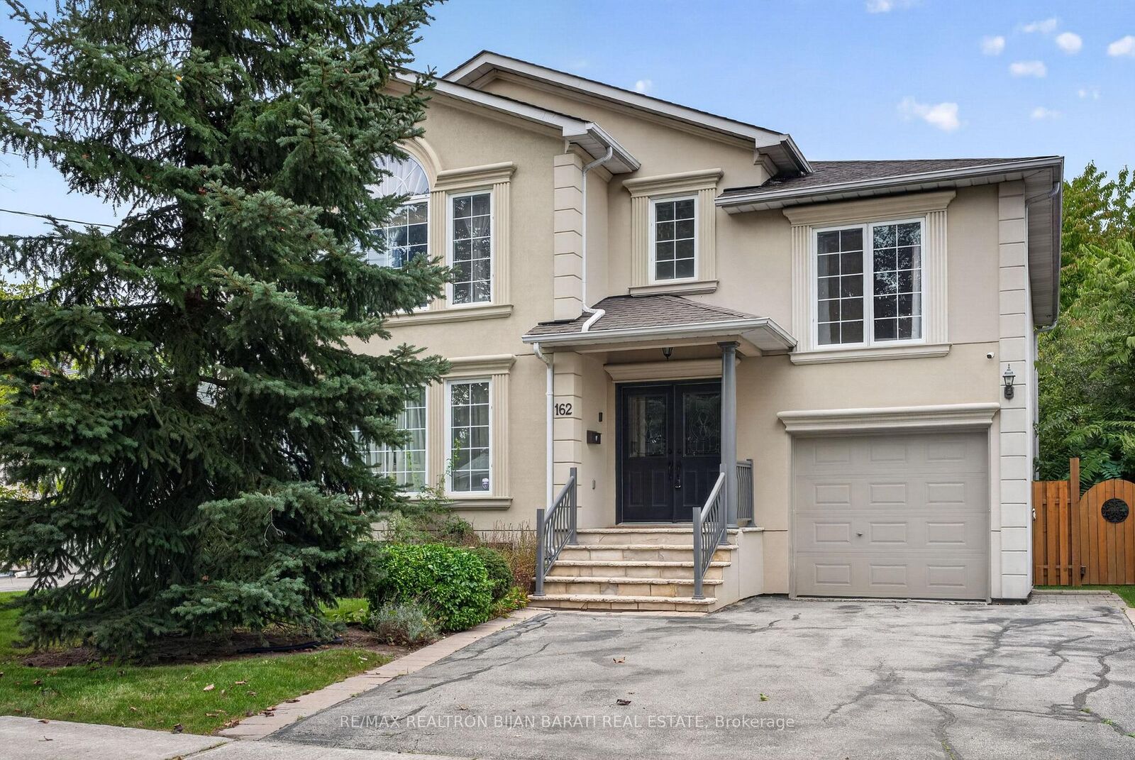 Property Photo:  162 Goulding Avenue  ON M2M 1L7 