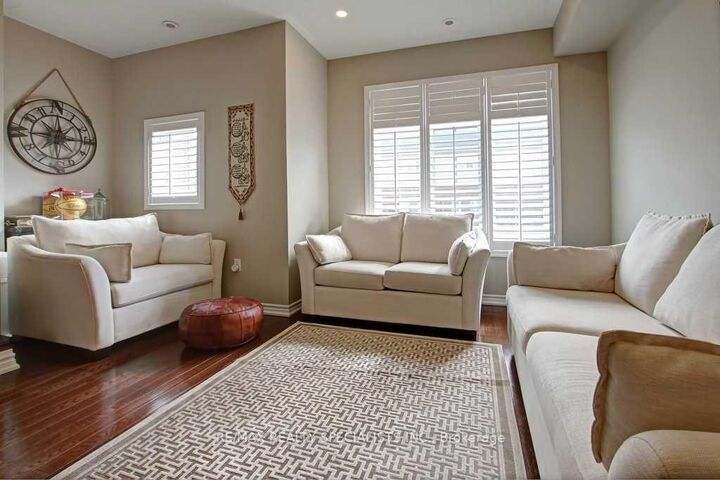 Property Photo:  1117 Haig Boulevard 4  ON L5E 2M6 