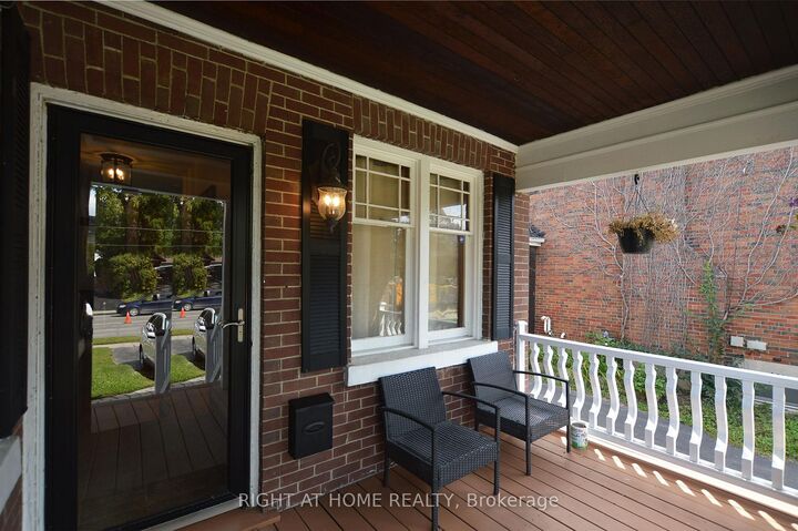 Property Photo:  407 King Street E  ON L1H 1E3 