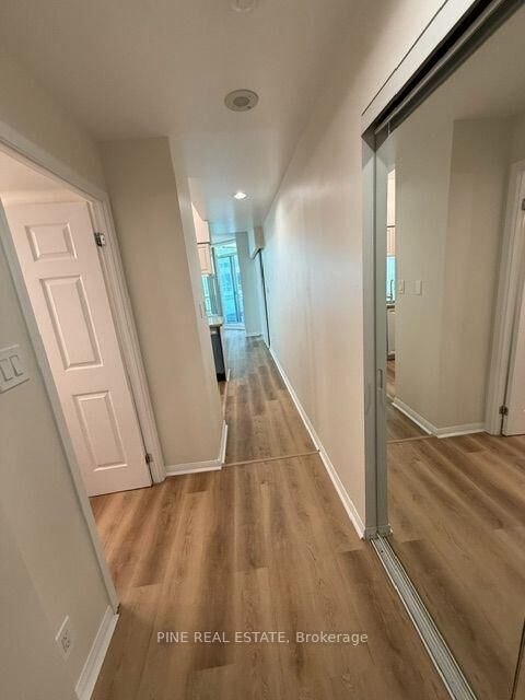 Property Photo:  230 Queens Quay 1119  ON M5J 2X1 